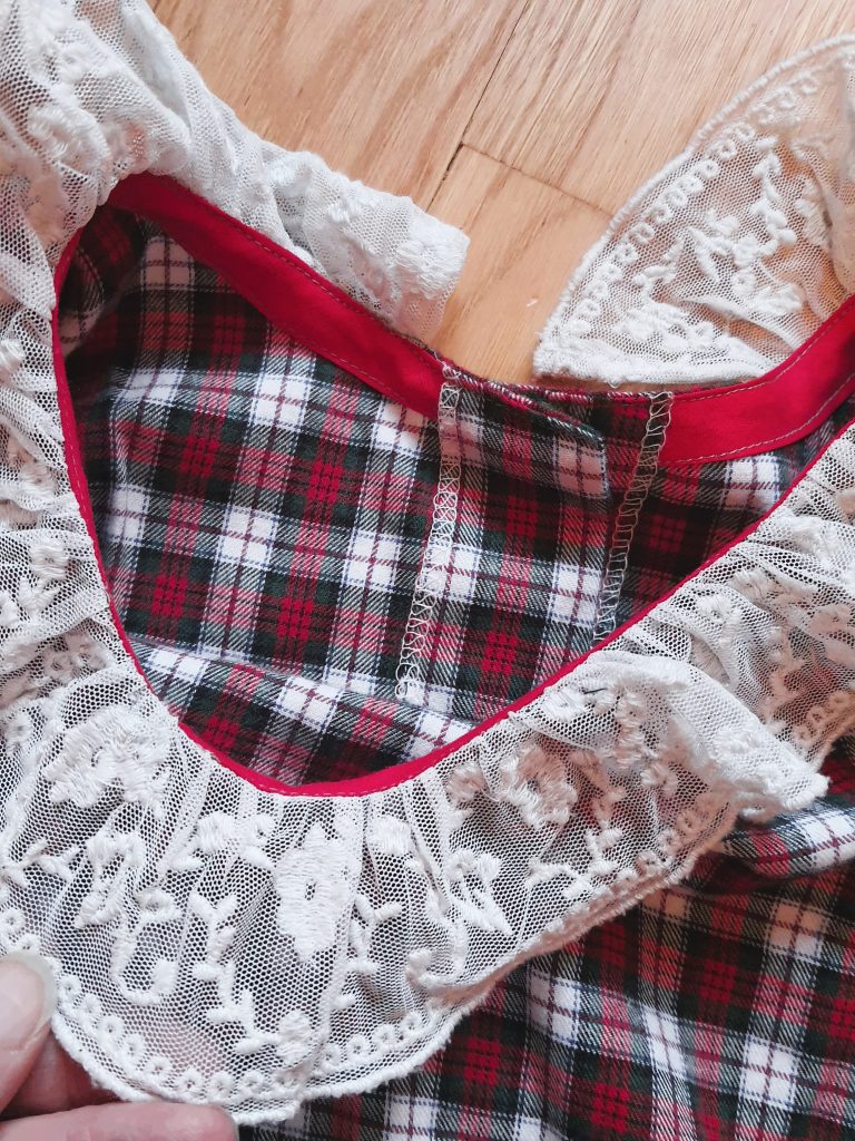 col dentelle robe pimprelys